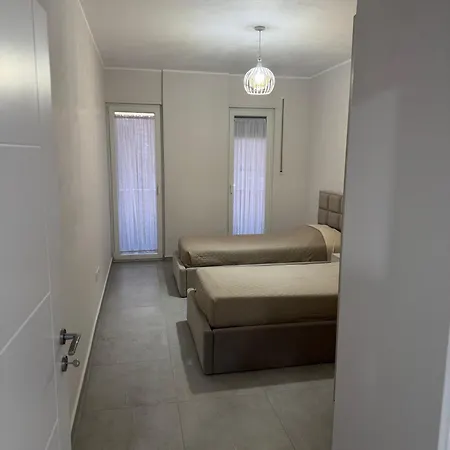 Shkoder Central Apartment דירה שקודר