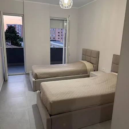 Shkoder Central Apartment Apartment *